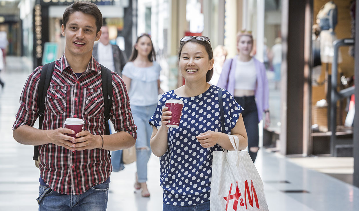 Students shopping in Stirling