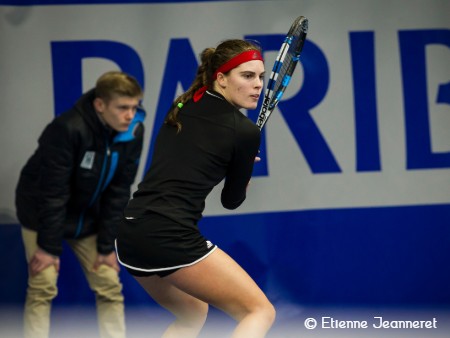 Maia Lumsden tennis player hitting backhand shot