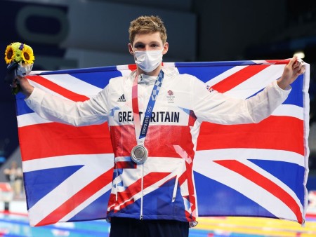 Duncan Scott with silver medal from the 200IM