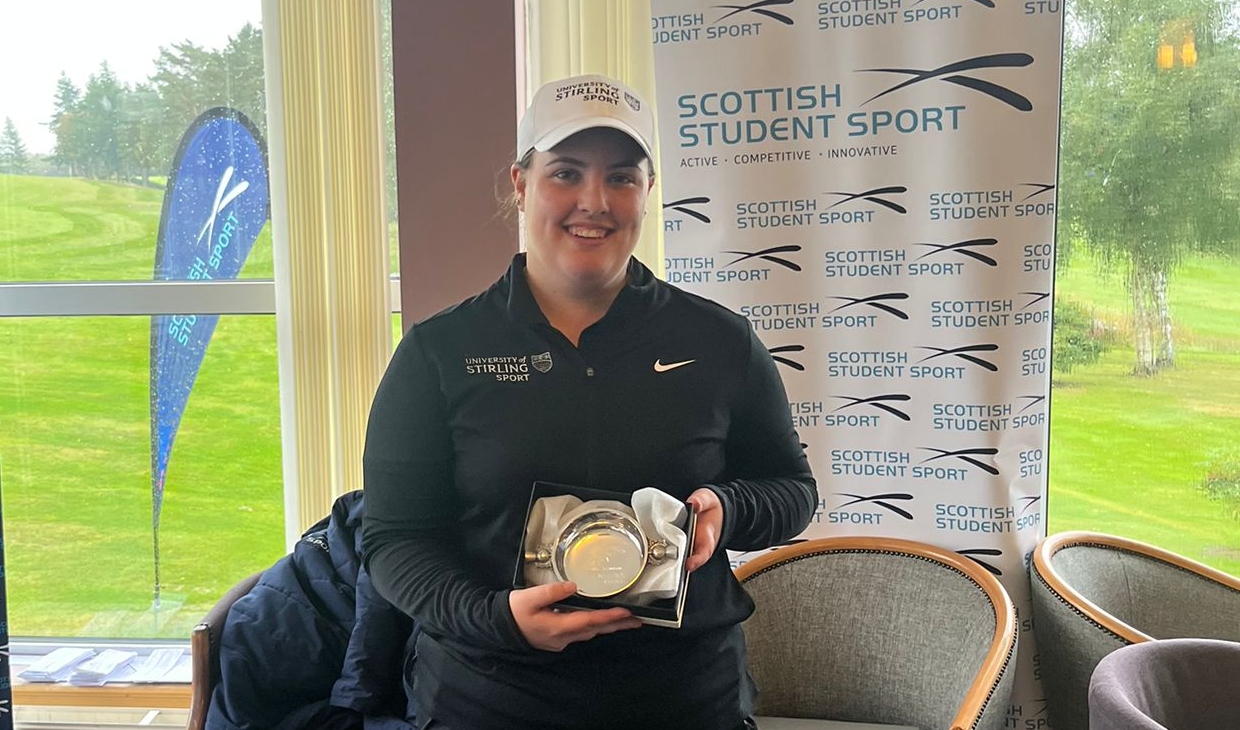 Stirling golfer Grace Bowen with Autumn Trophy.