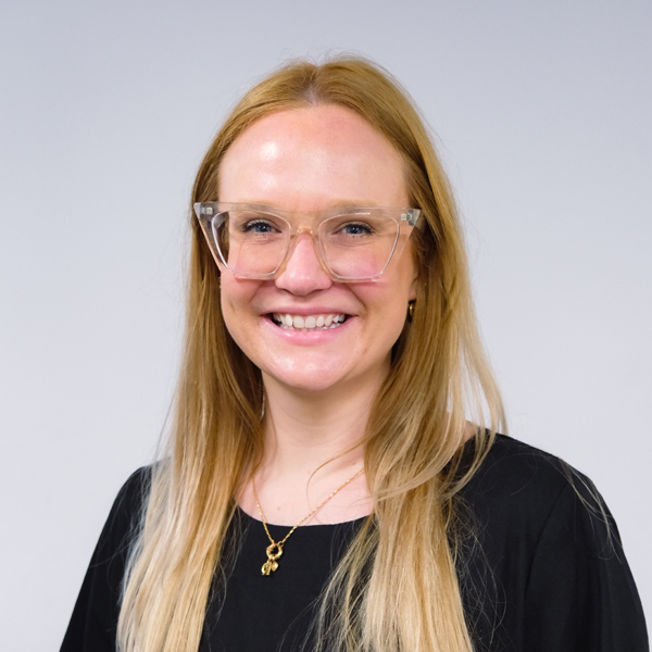 Dr Robyn Burton
