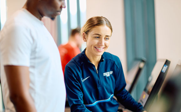 personal trainer in gym