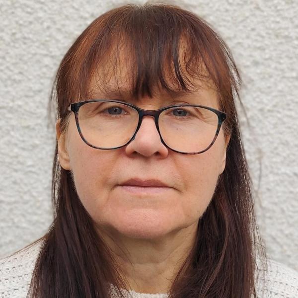 Dr Ela Bryson
